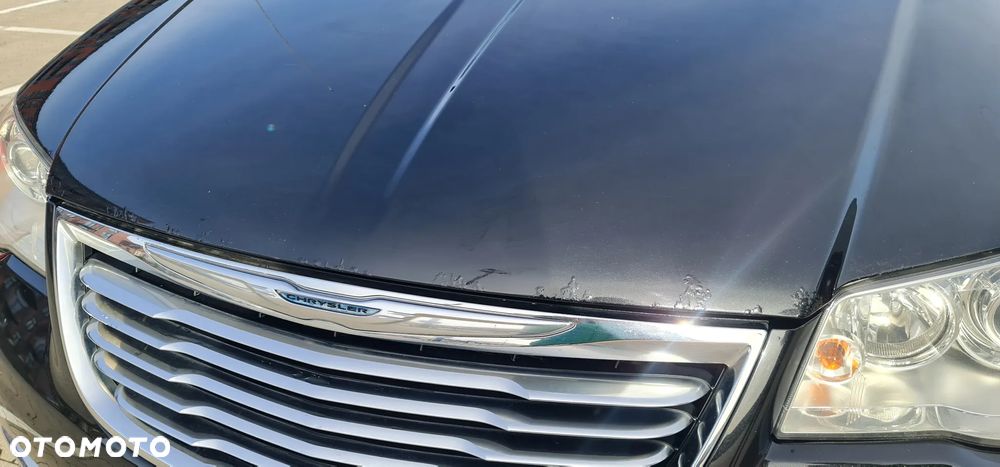 Chrysler Town & Country 3.6 Limited - 16
