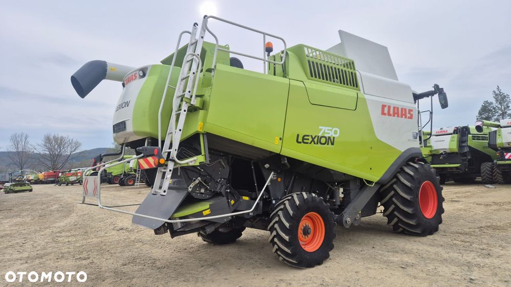 Claas Lexion 750 z hederem - 4
