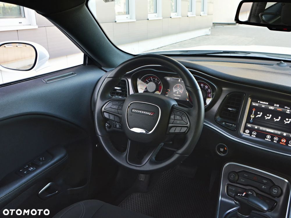 Dodge Challenger 5.7 R/T - 24