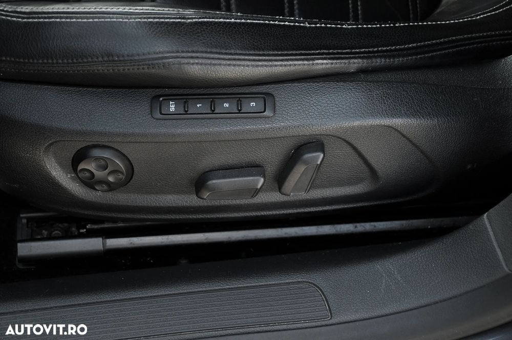 Volkswagen Passat CC - 12