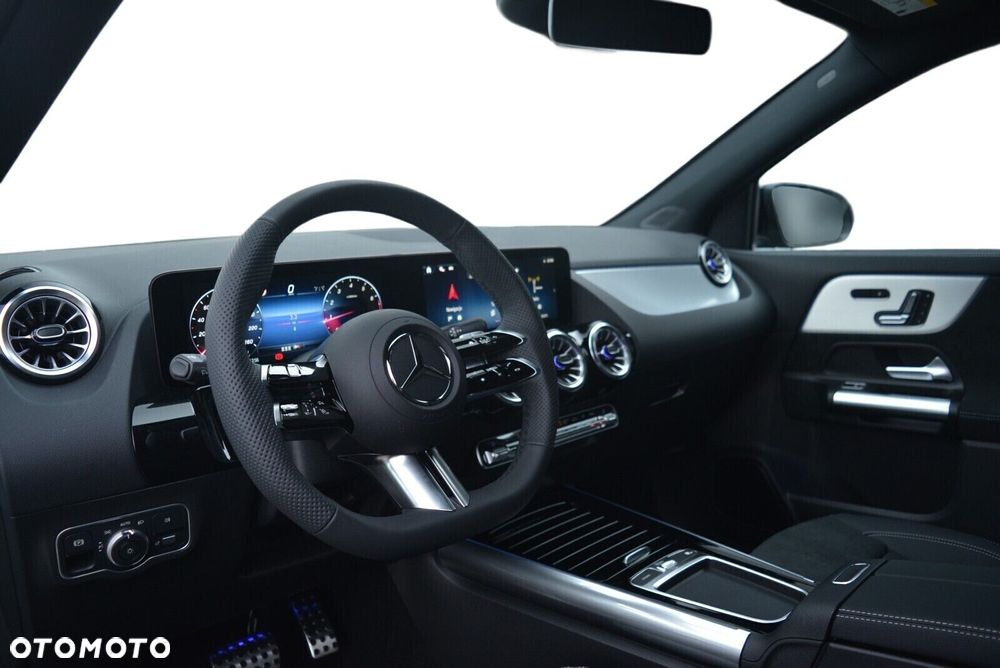 Mercedes-Benz GLA - 7