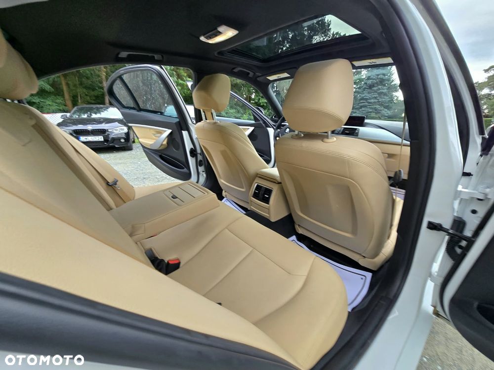BMW Seria 3 330i - 16