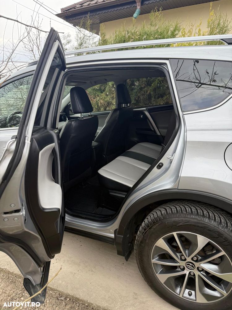 Toyota RAV4 2.5 VVT-i 4x4 Luxury - 6