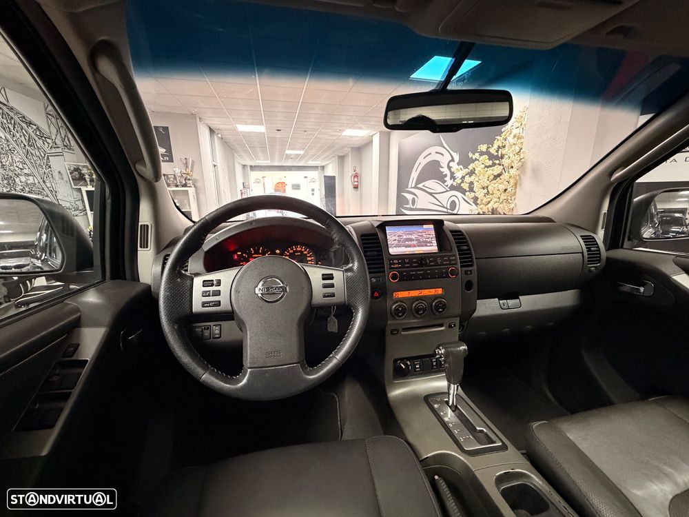 Nissan Navara 2.5 dCi CD LE Premium AT - 22