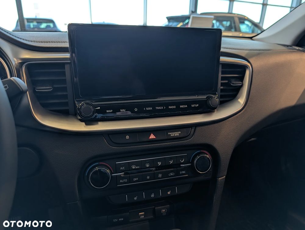 Kia XCeed 1.6 T-GDI M DCT - 13