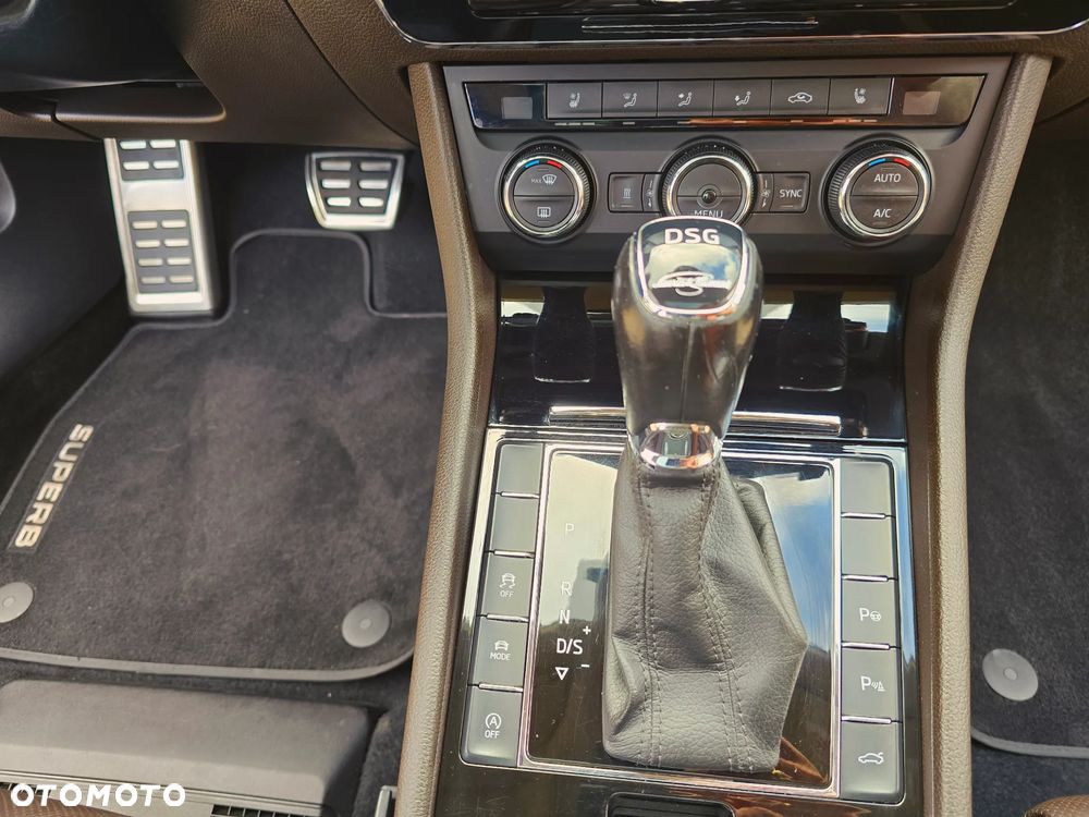 Skoda Superb 2.0 TDI DSG L&K - 11