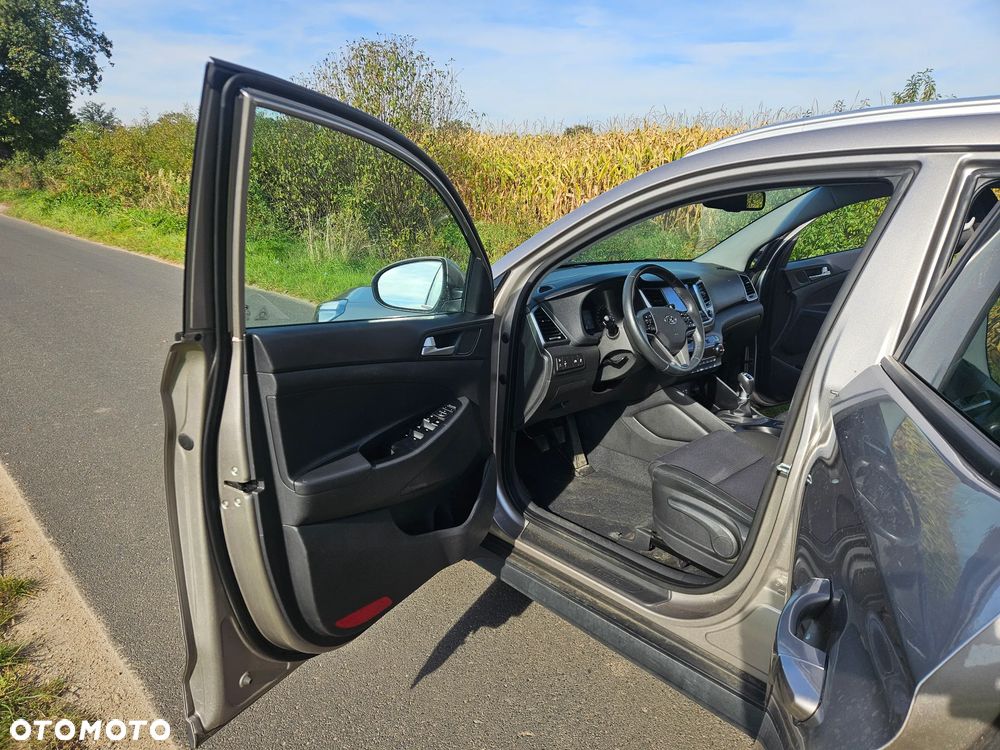 Hyundai Tucson 2.0 CRDI BlueDrive Comfort 2WD - 19