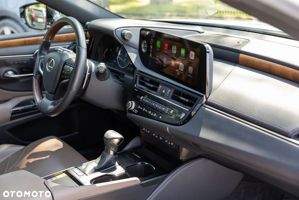 Lexus ES 300h Prestige - 26