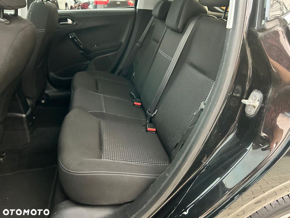 Peugeot 208 1.2 VTi Allure - 23