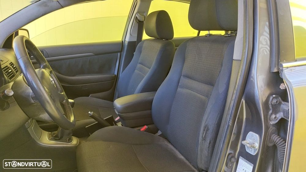 Toyota Avensis SD 2.0 D-4D - 6