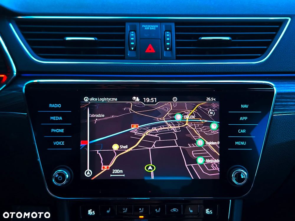 Skoda Superb 2.0 TDI DSG Premium Edition - 30