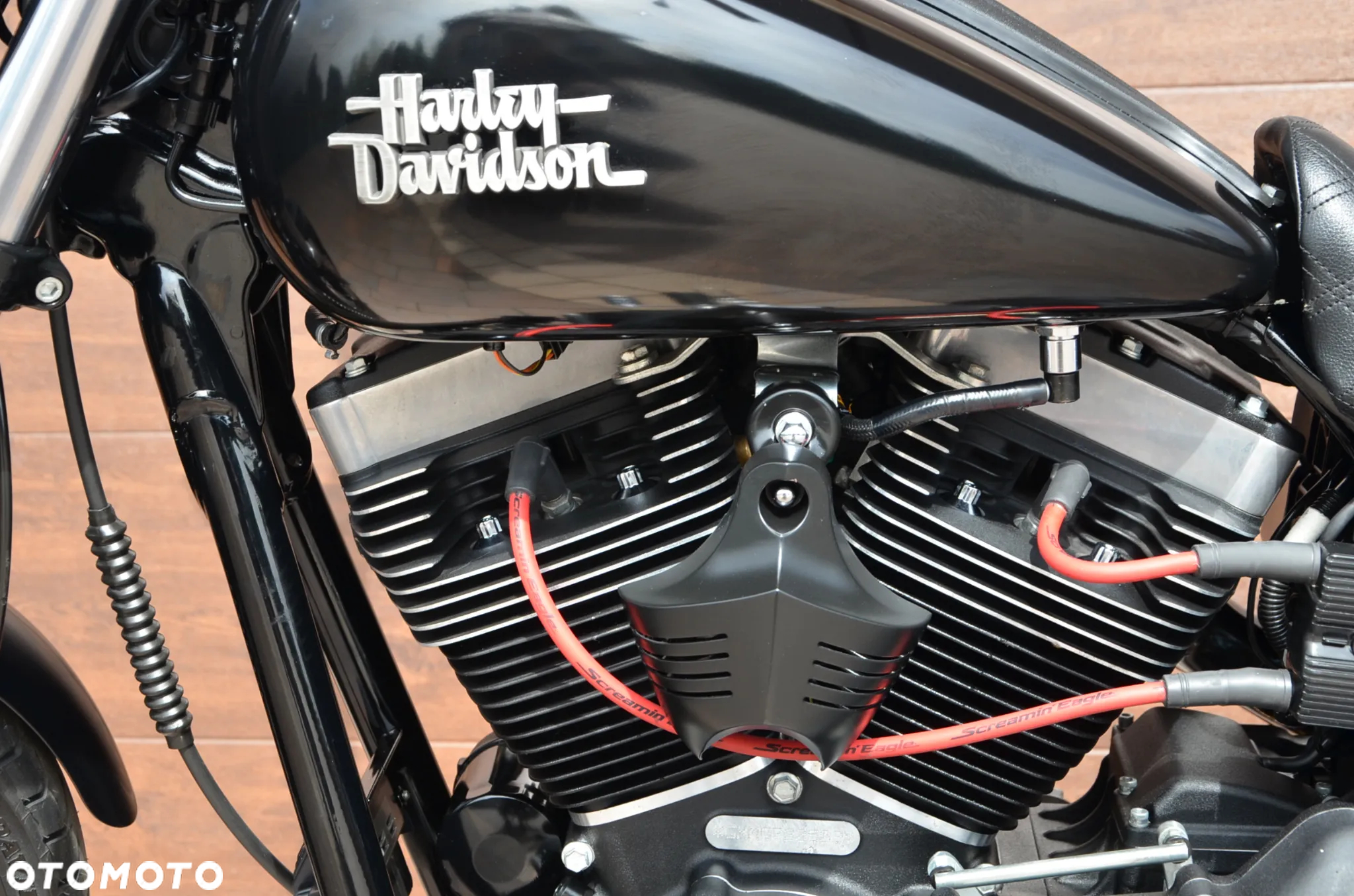 Harley-Davidson Dyna Street Bob - 14