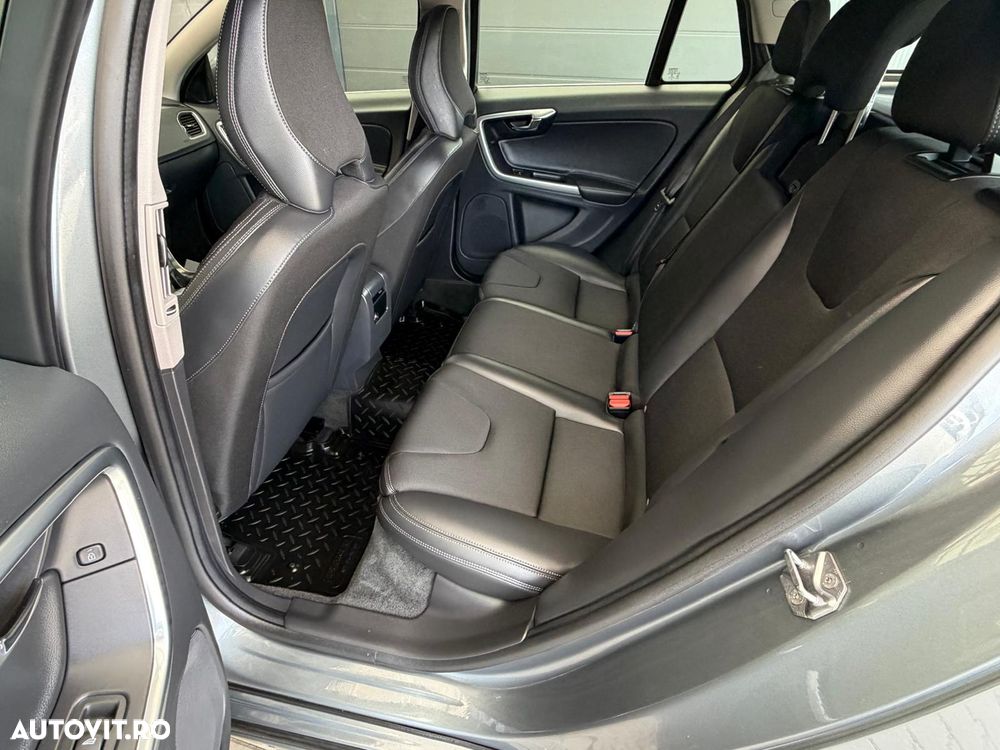 Volvo V60 D2 DRIVe Momentum - 13