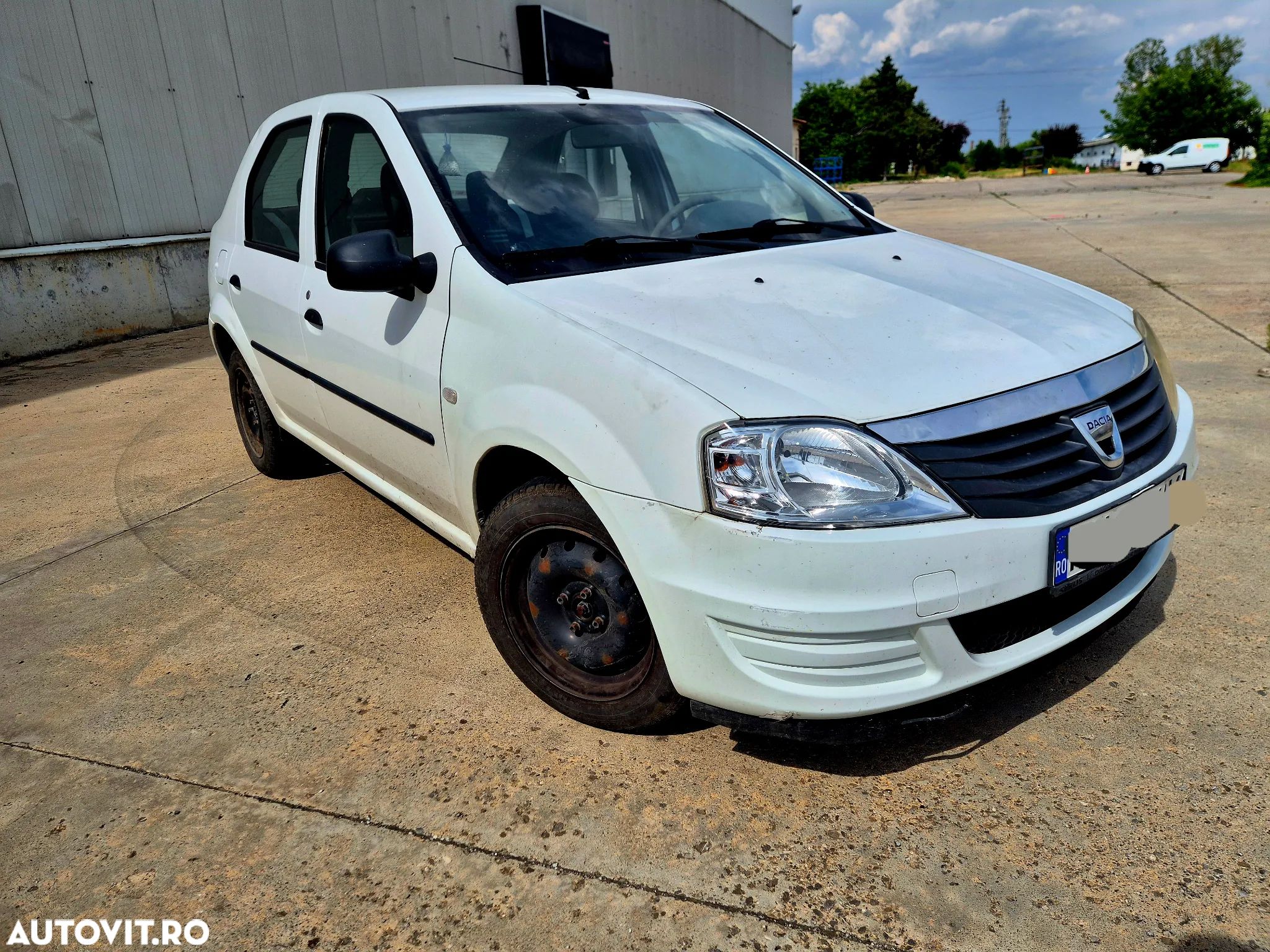 Dacia Logan - 1