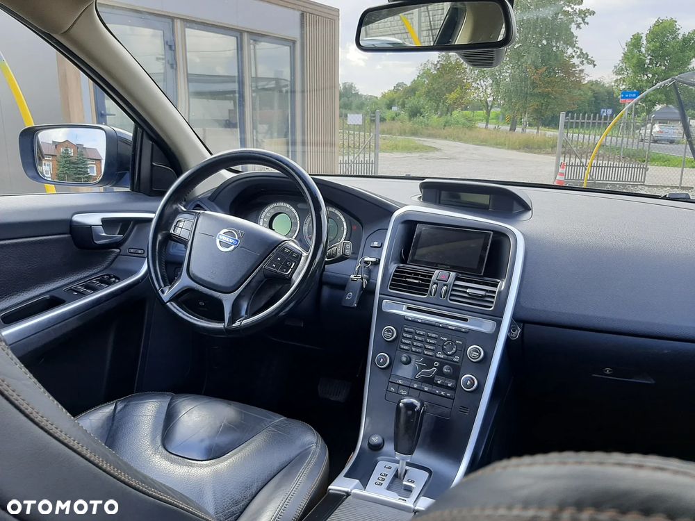 Volvo XC 60 D5 AWD Momentum - 17