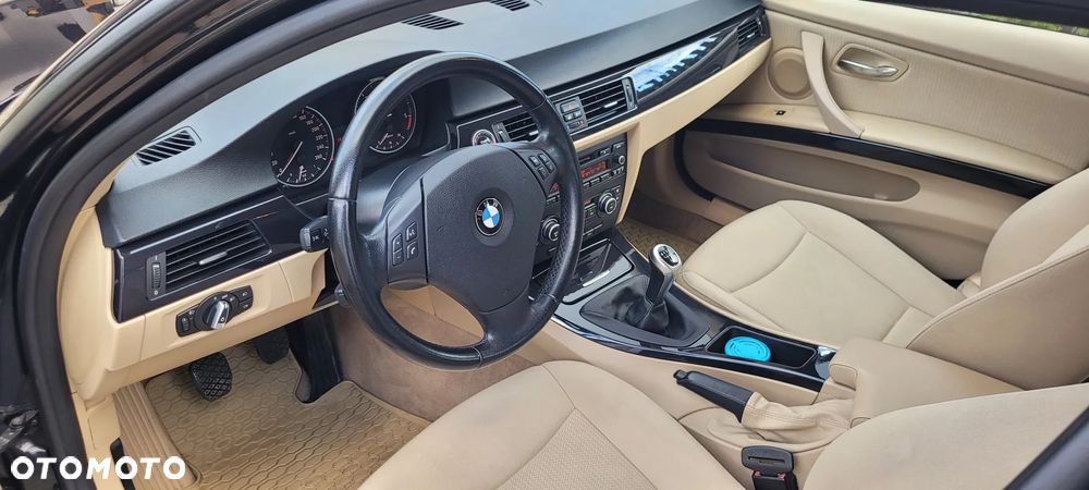 BMW Seria 3 - 37