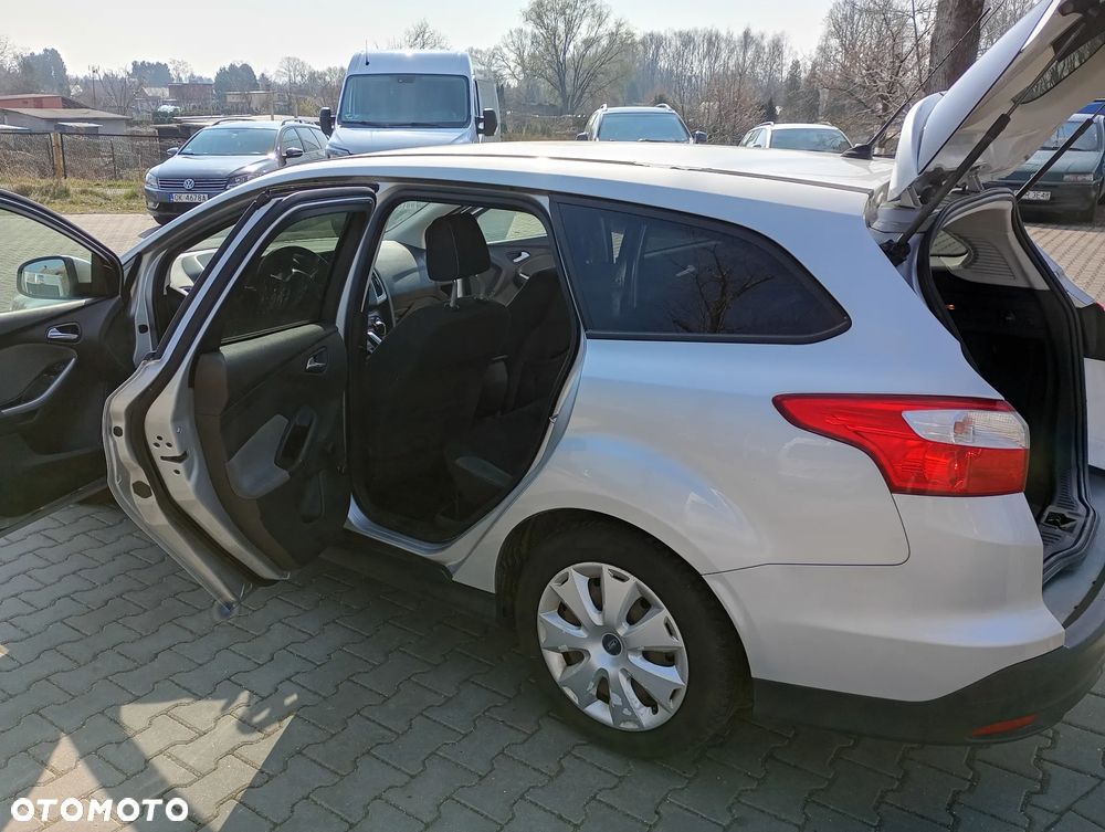 Ford Focus 1.6 Edition - 12