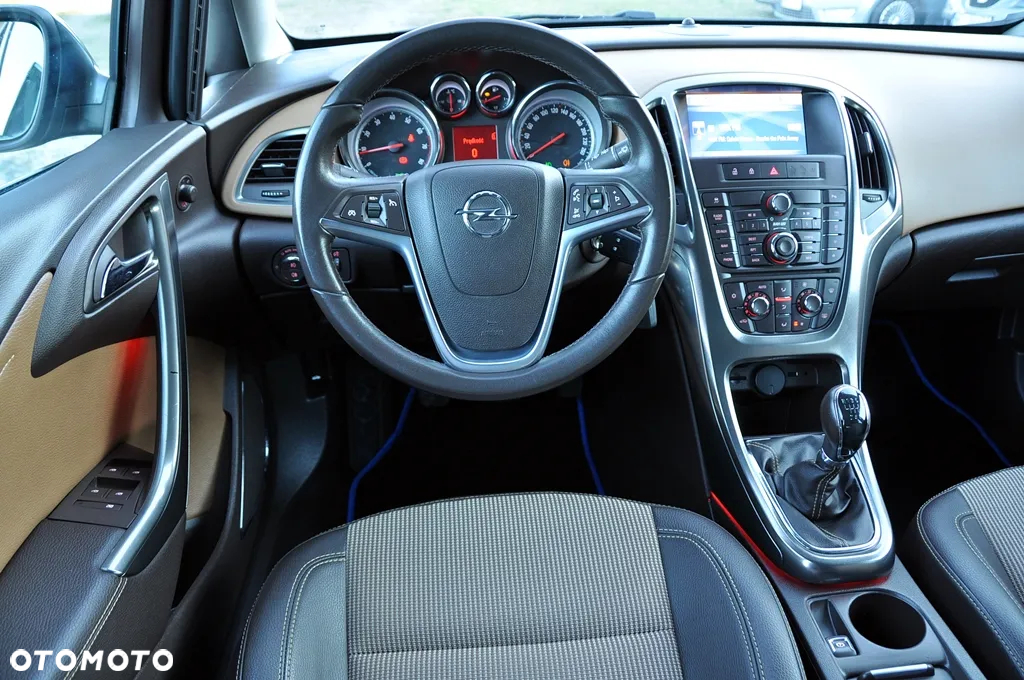 Opel Astra GTC 1.4 Turbo - 14