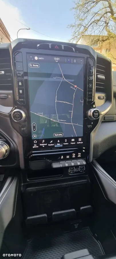 RAM 1500 Crew Cab Sport - 32