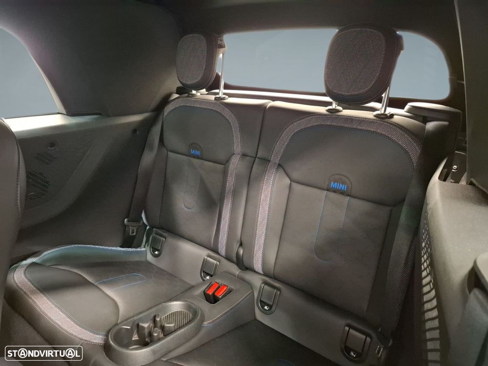 MINI Cabrio C Favoured - 14