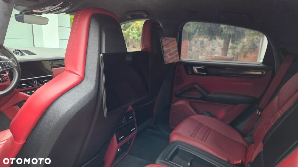 Porsche Cayenne Turbo GT - 10