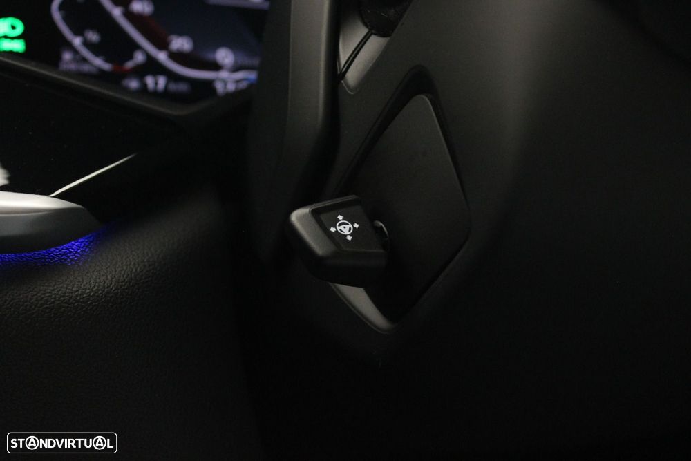 BMW X7 40 d xDrive Pack M — fotografia 14