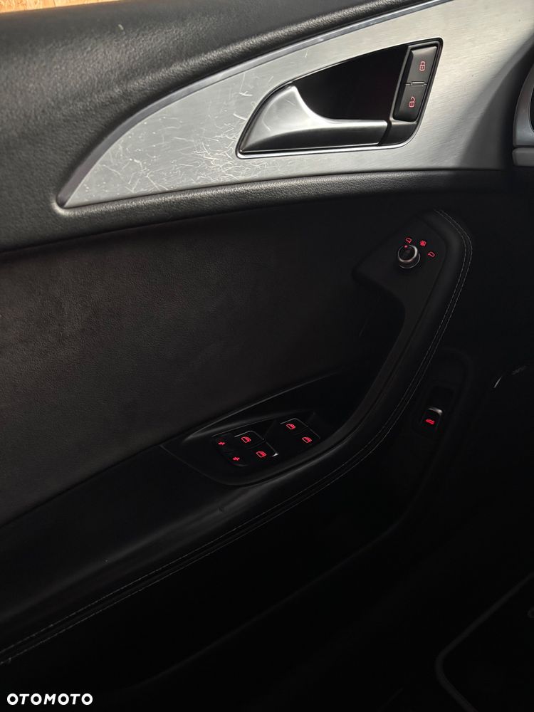 Audi A6 Avant 3.0 TDI quattro S tronic - 13
