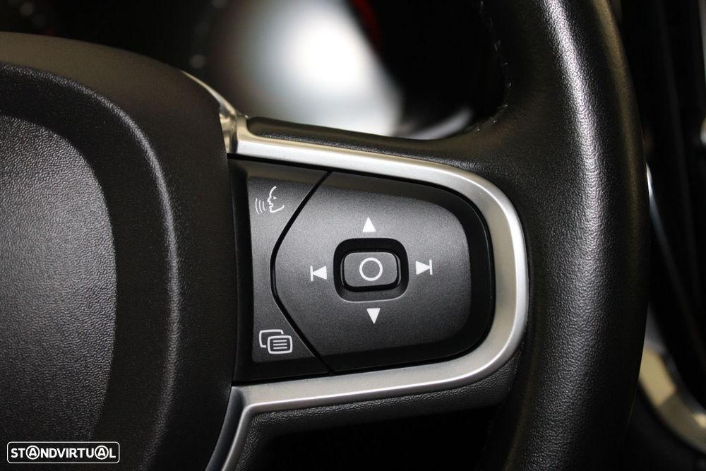 Volvo V60 2.0 B4 Momentum Core Geartronic - 13