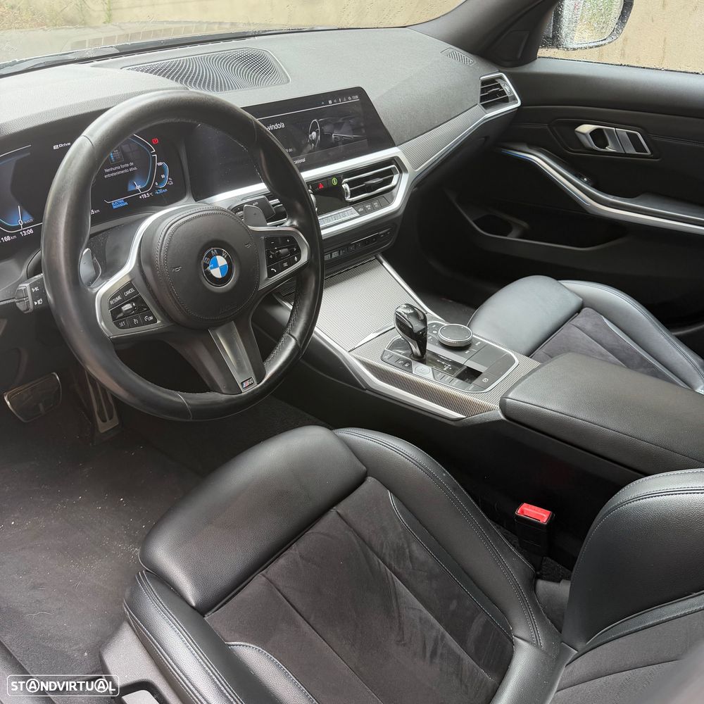BMW 330 e Pack 50 anos M Auto - 3