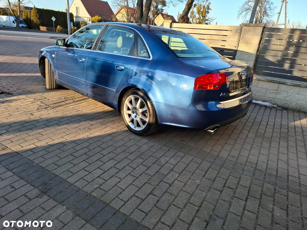 Audi A4 Limousine 2.0 T FSI quattro - 10