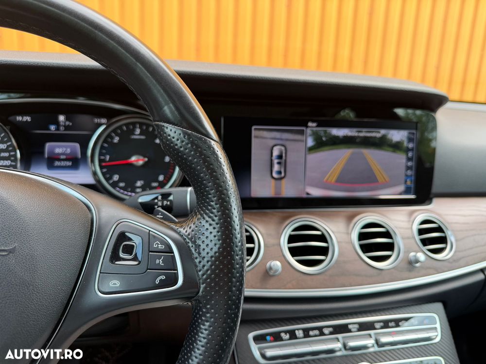 Mercedes-Benz E - 16