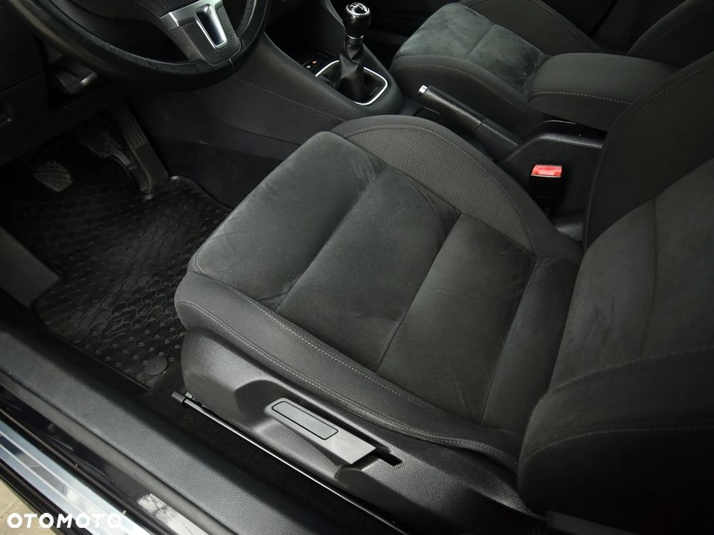 Volkswagen Golf - 28