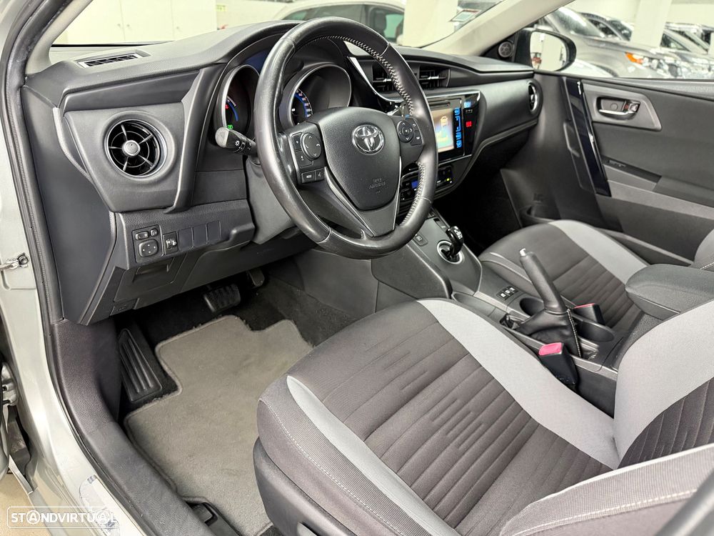 Toyota Auris Touring Sports 1.8 HSD Comfort +P.Sport+Navi - 14