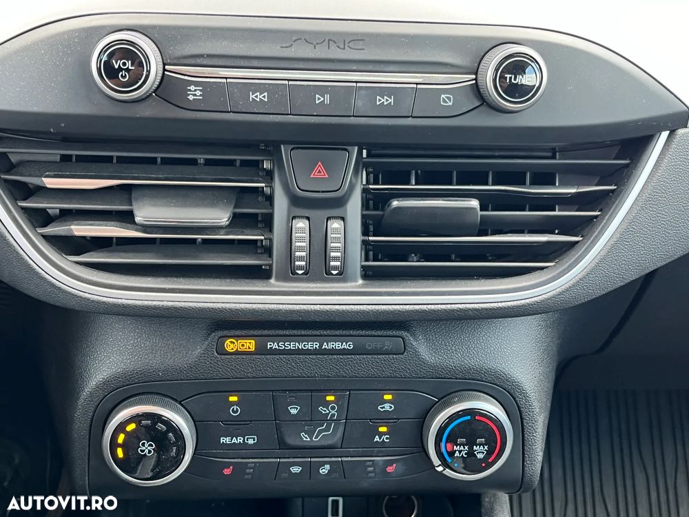 Ford Focus - 23