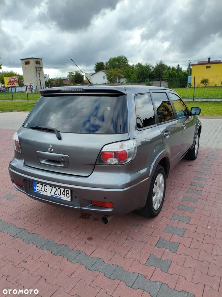 Mitsubishi Outlander 2.0 Turbo 4WD - 16