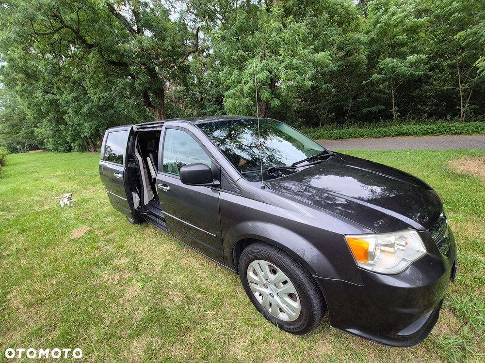 Dodge Grand Caravan - 8