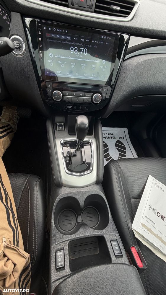 Nissan Qashqai 1.6 DCI Xtronic TEKNA - 9