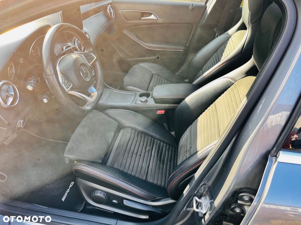 Mercedes-Benz GLA 180 7G-DCT AMG Line - 10