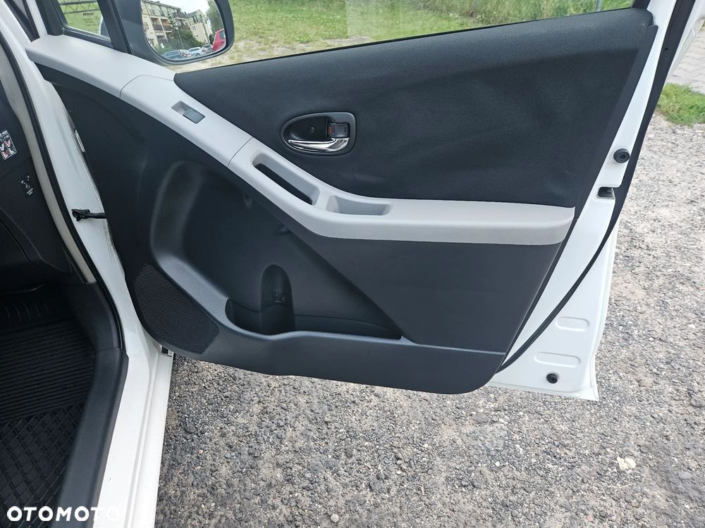 Toyota Yaris 1.33 VVT-i Life - 19