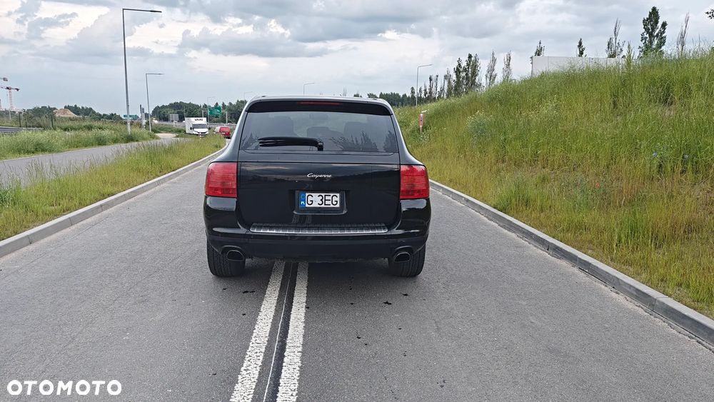 Porsche Cayenne - 2