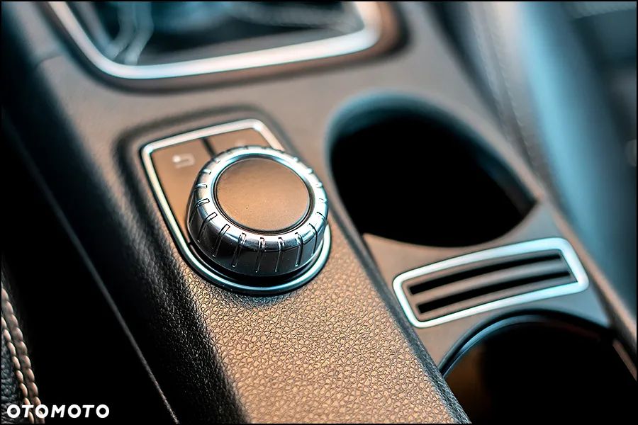 Mercedes-Benz Klasa A 180 (BlueEFFICIENCY) Urban - 28