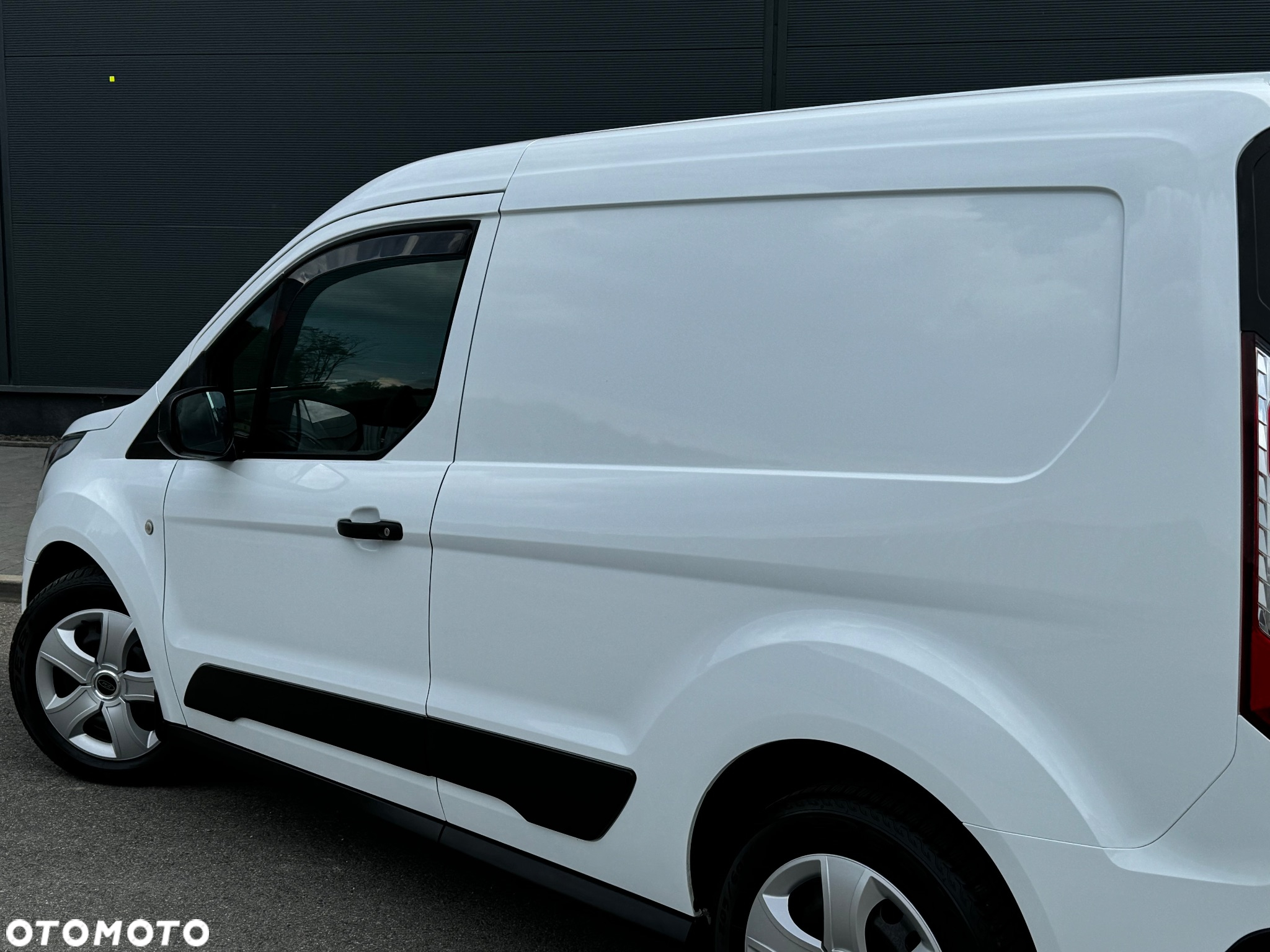 Ford Transit Connect - 11