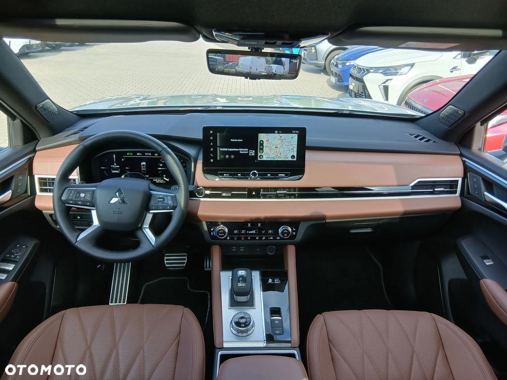 Mitsubishi Outlander Instyle Plus - 12