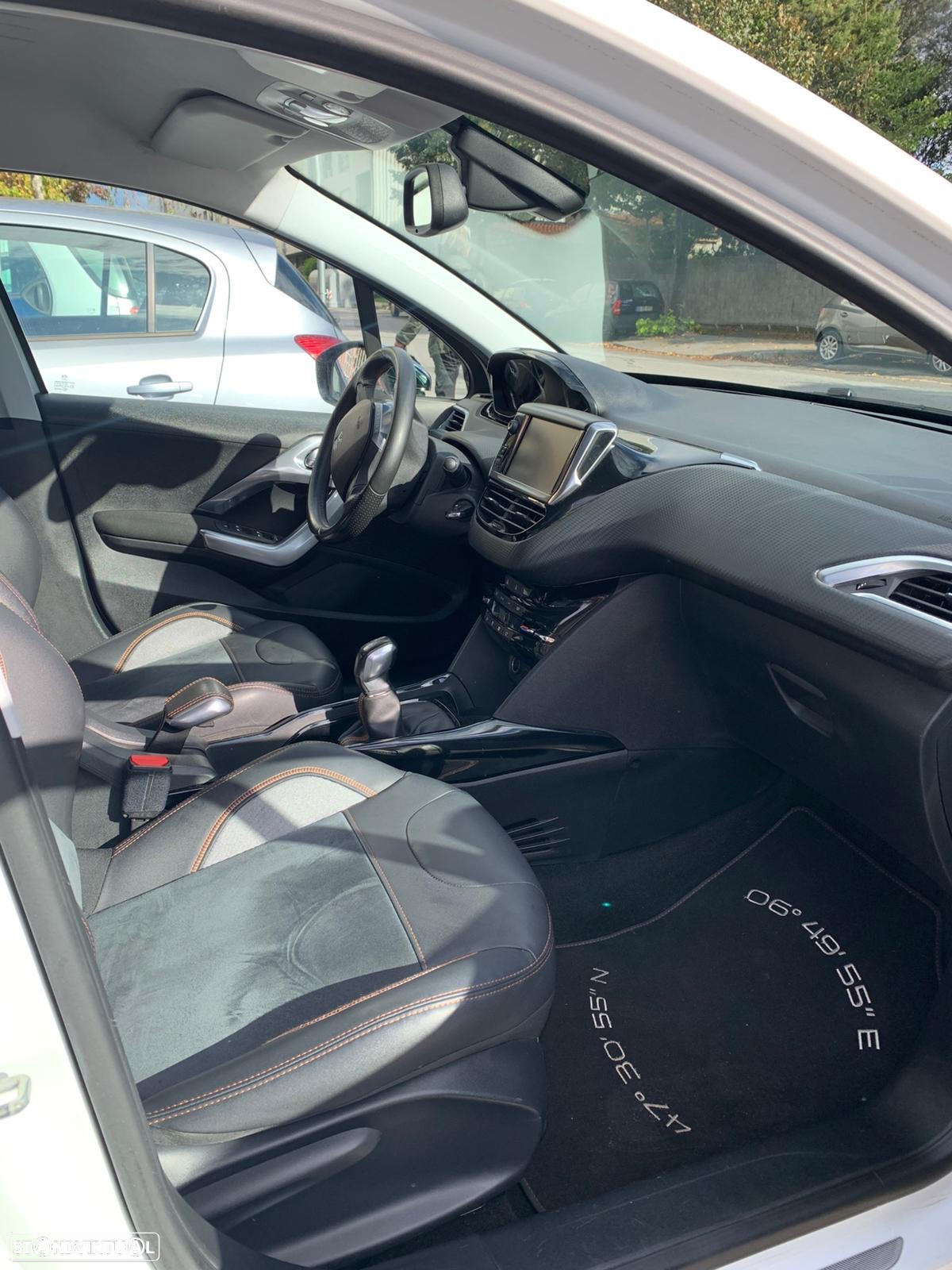 Peugeot 2008 1.2 PureTech Active - 9