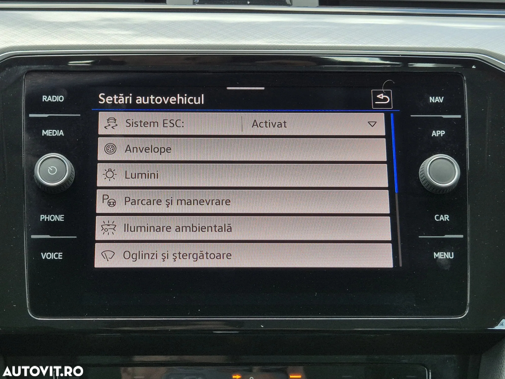 Volkswagen Passat - 24