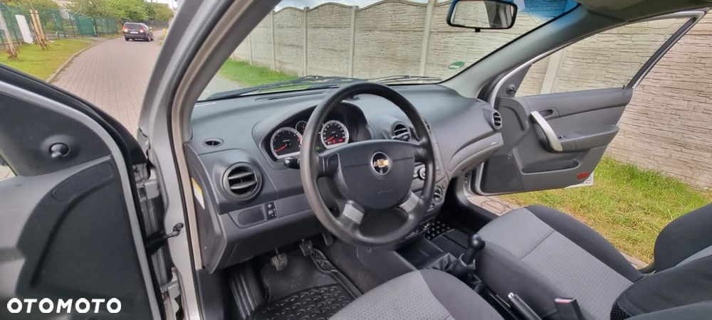 Chevrolet Aveo - 14
