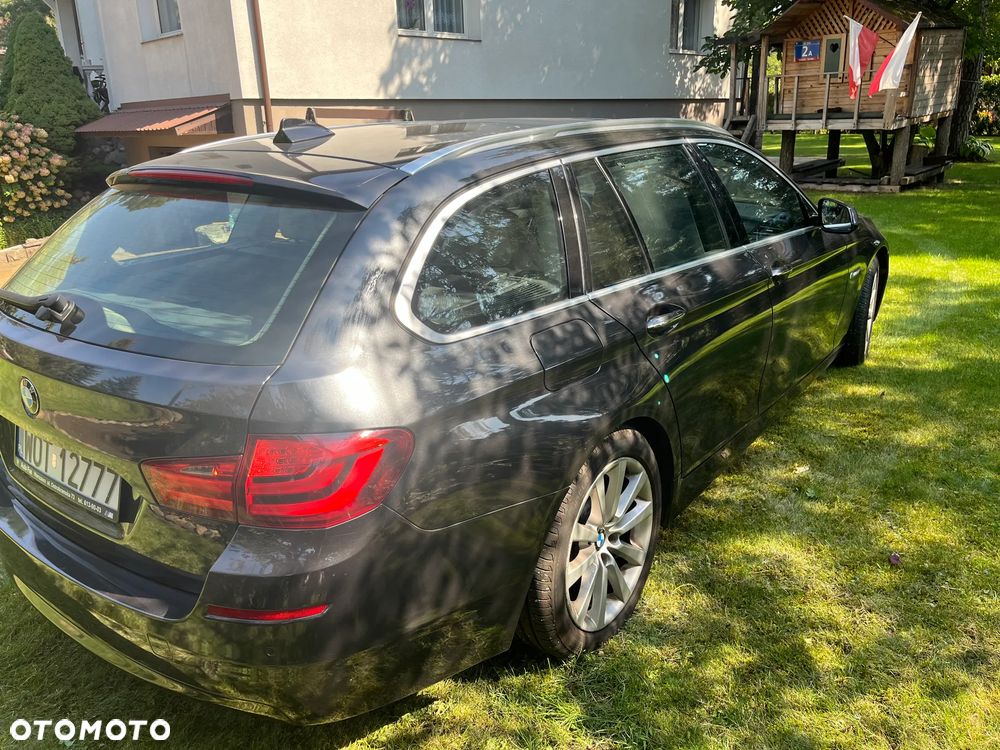 BMW Seria 5 525d xDrive - 3