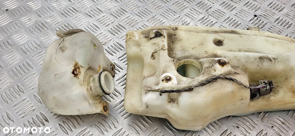 Nissan Terrano II Zbiorniczek Spryskiwaczy - 2