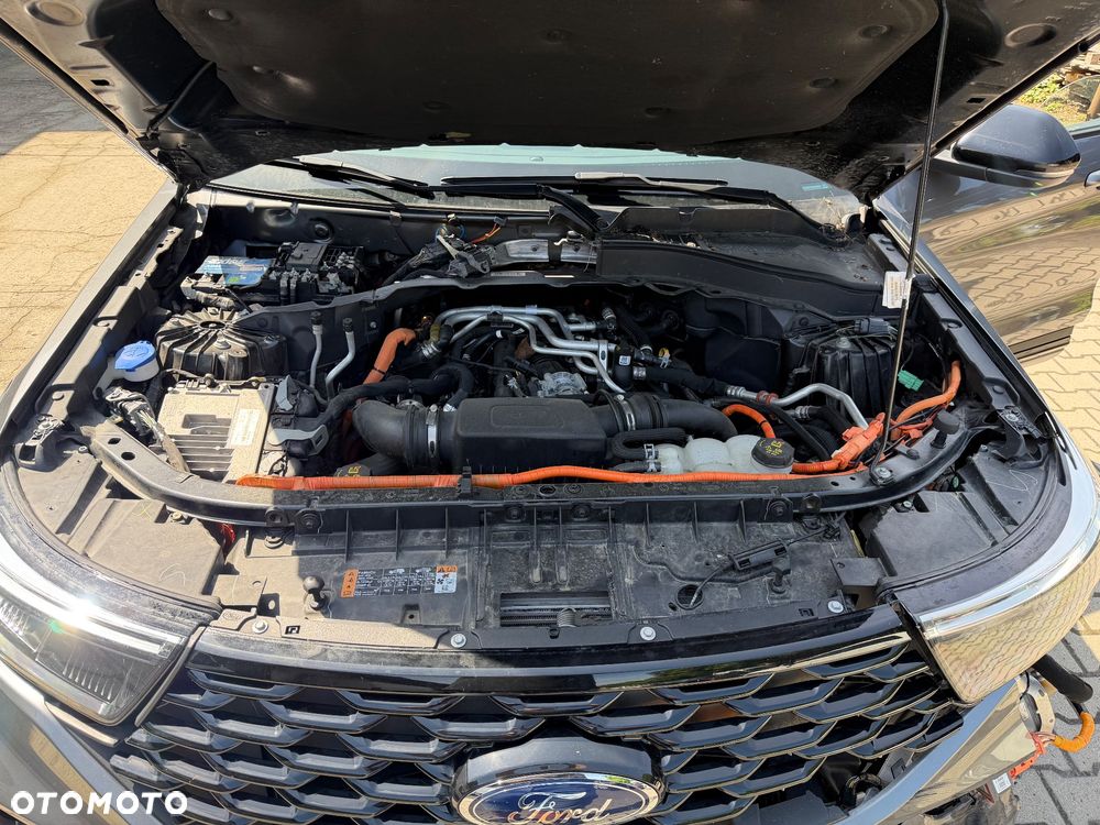Ford Explorer - 34
