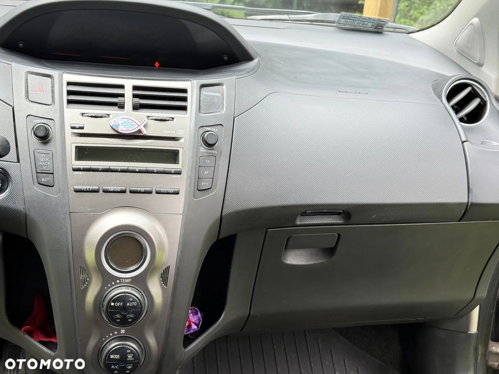 Toyota Yaris 1.33 Premium - 19